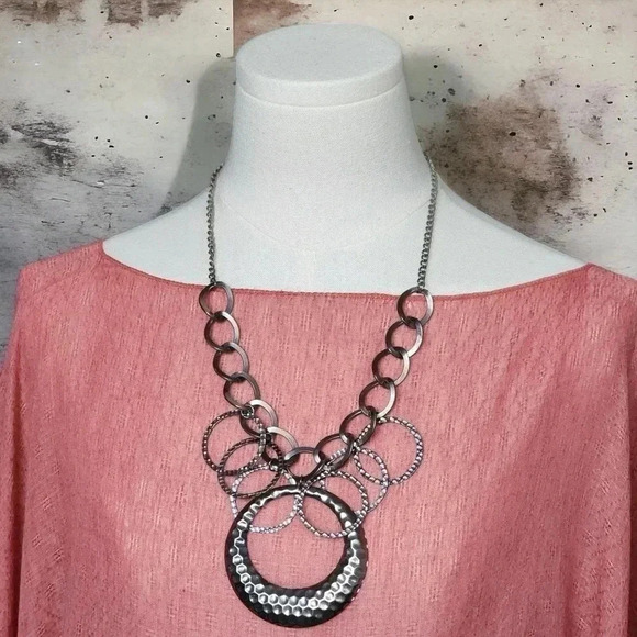🆕️Vintage Style Interlocking Boho Chic Geometric Circles Statement Necklace ✨ - Picture 1 of 10